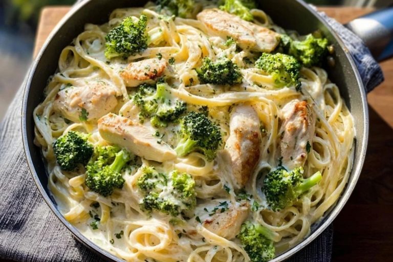 Creamy Chicken Broccoli Alfredo Pasta