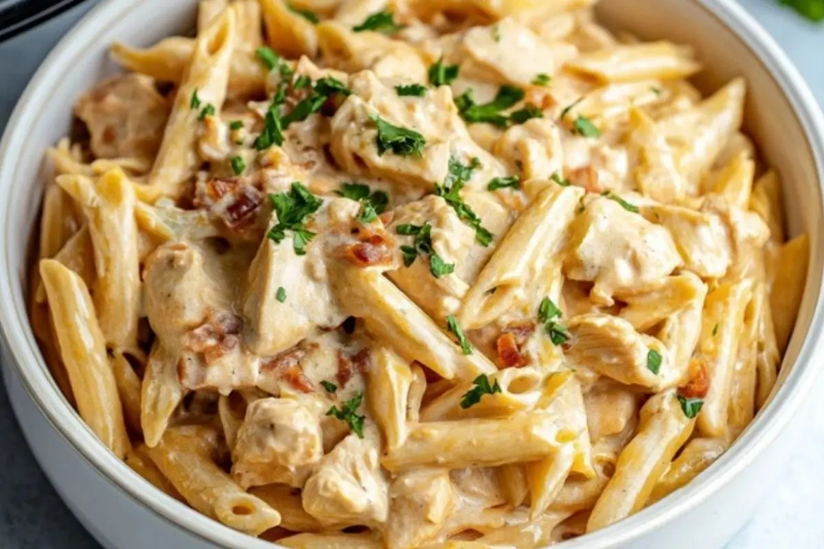 Crock Pot Creamy Cajun Chicken Pasta
